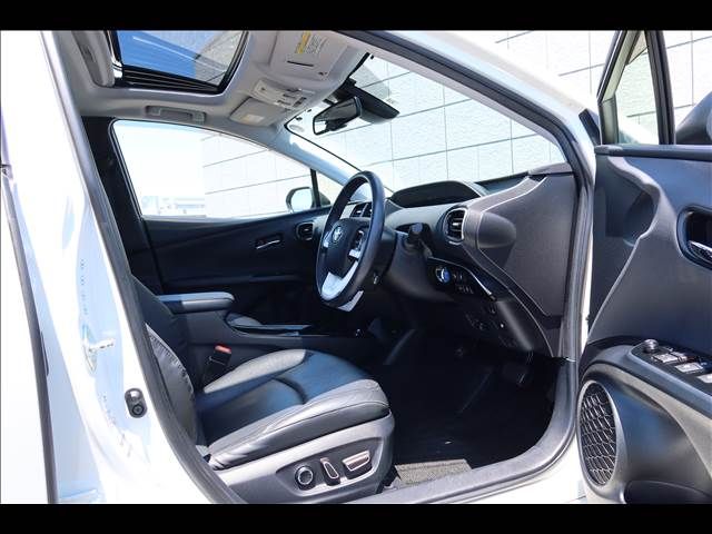 TOYOTA PRIUS 2015 Image 31