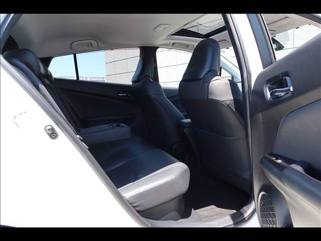 TOYOTA PRIUS 2015 Image 31