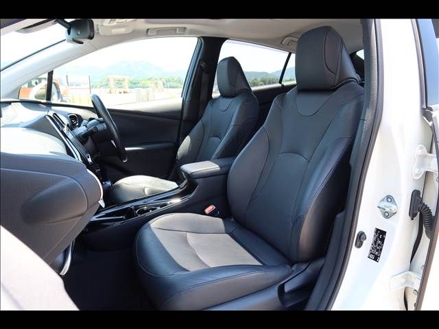 TOYOTA PRIUS 2015 Image 31