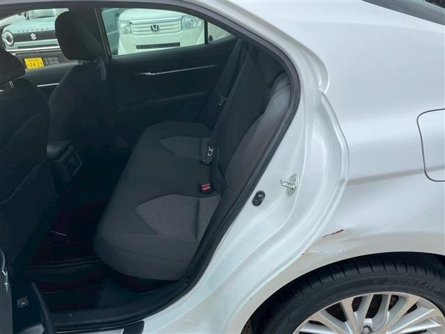 TOYOTA CAMRY HYBRID 2018 Image 31