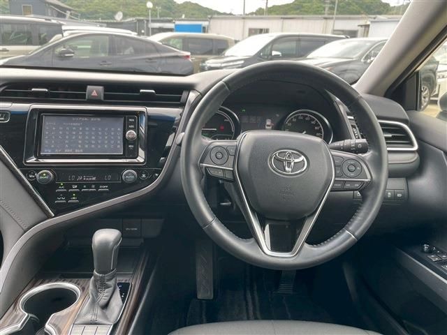 TOYOTA CAMRY HYBRID 2018 Image 31