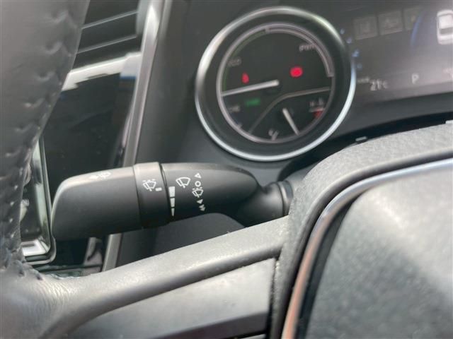 TOYOTA CAMRY HYBRID 2018 Image 31