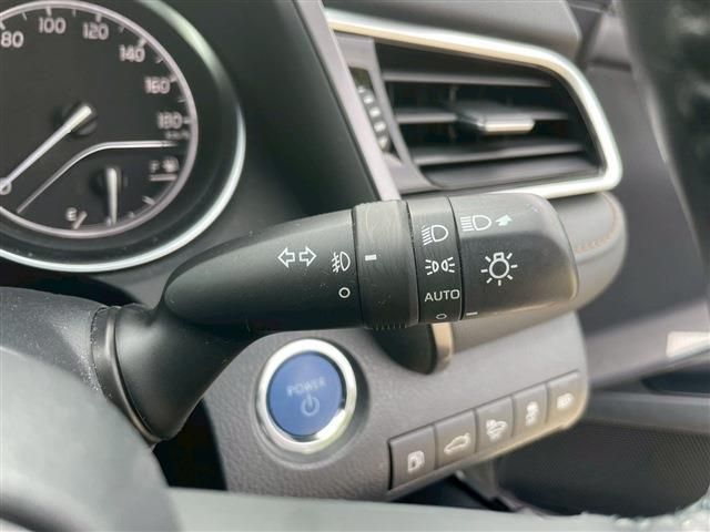 TOYOTA CAMRY HYBRID 2018 Image 31