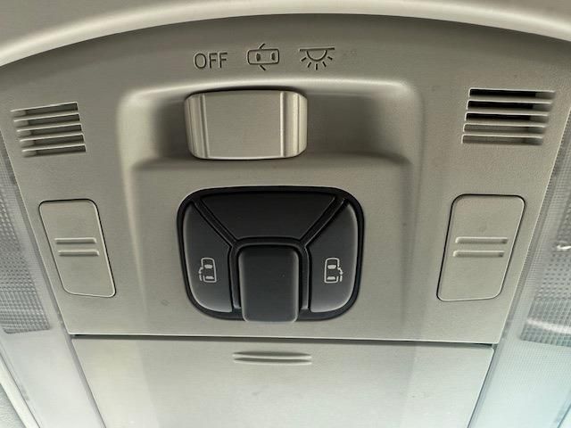 TOYOTA ALPHARD 2012 Image 31