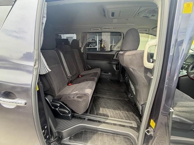 TOYOTA ALPHARD 2012 Image 31