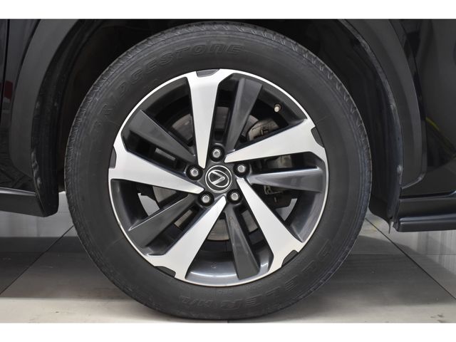 TOYOTA LEXUS NX300 AWD 2017 Image 31