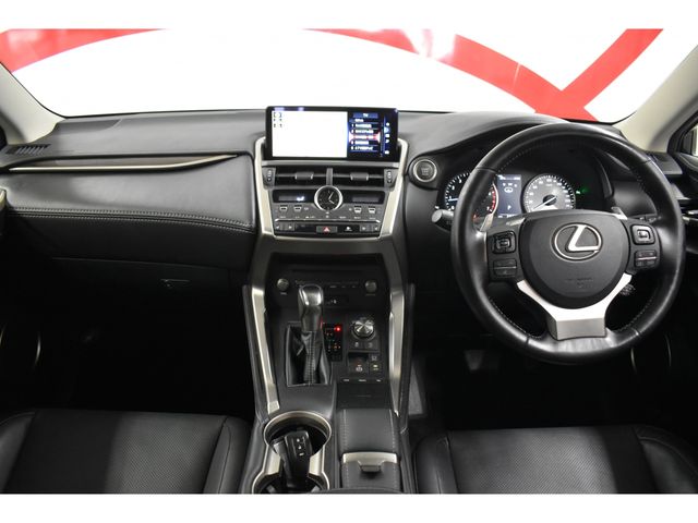 TOYOTA LEXUS NX300 AWD 2017 Image 31