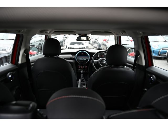 BMW MINI COOPER 5DOO 2015 Image 31