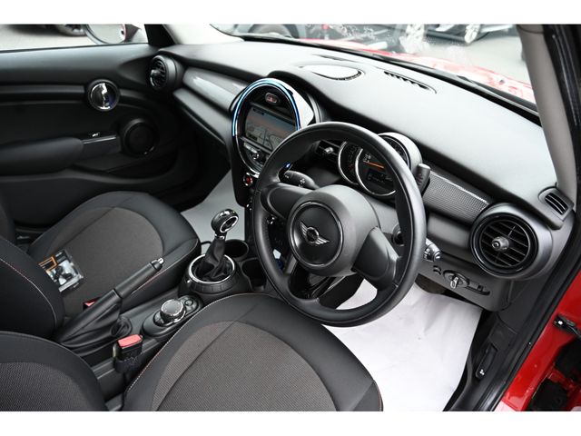 BMW MINI COOPER 5DOO 2015 Image 31