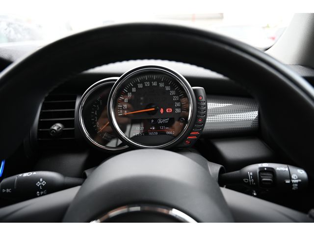 BMW MINI COOPER 5DOO 2015 Image 31