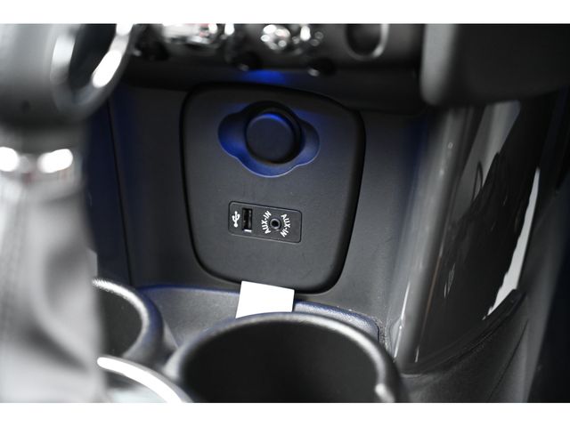 BMW MINI COOPER 5DOO 2015 Image 31