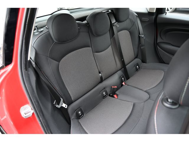 BMW MINI COOPER 5DOO 2015 Image 31