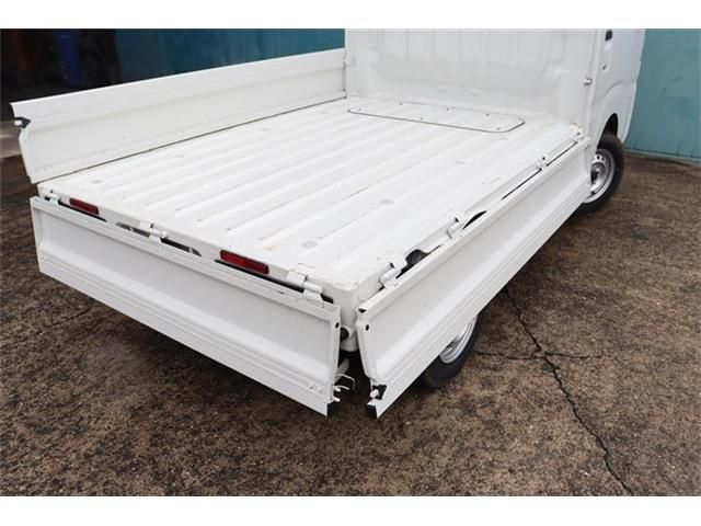 DAIHATSU HIJET TRUCK 4WD 2023 Image 31