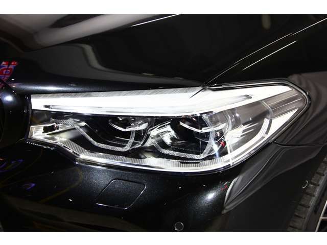 BMW 5SERIES SEDAN 2017 Image 31