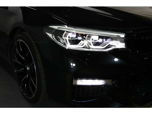 BMW 5SERIES SEDAN 2017 Image 31