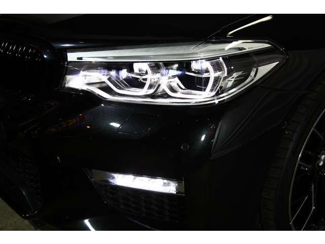 BMW 5SERIES SEDAN 2017 Image 31