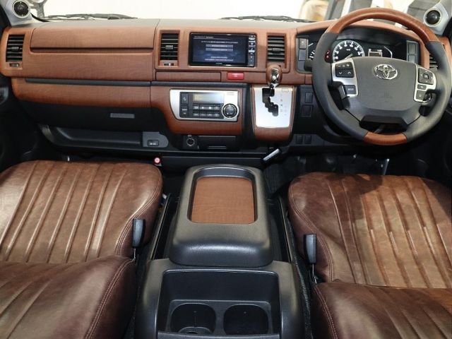 TOYOTA HIACE VAN 2WD 2022 Image 31