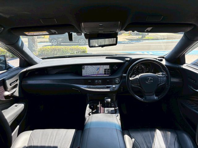 TOYOTA LEXUS LS500 2018 Image 31