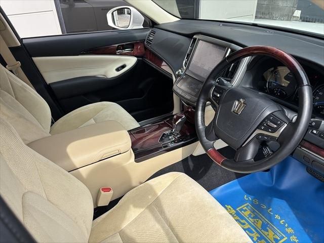 TOYOTA CROWN MAJESTA HYBRID 2016 Image 31