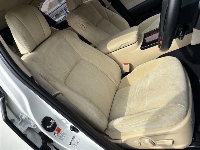 TOYOTA CROWN MAJESTA HYBRID 2016 Image 31