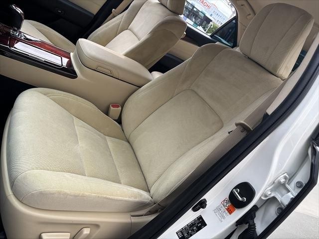 TOYOTA CROWN MAJESTA HYBRID 2016 Image 31