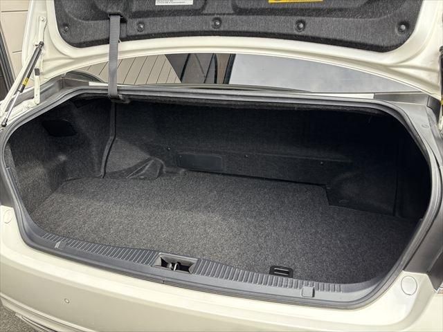 TOYOTA CROWN MAJESTA HYBRID 2016 Image 31