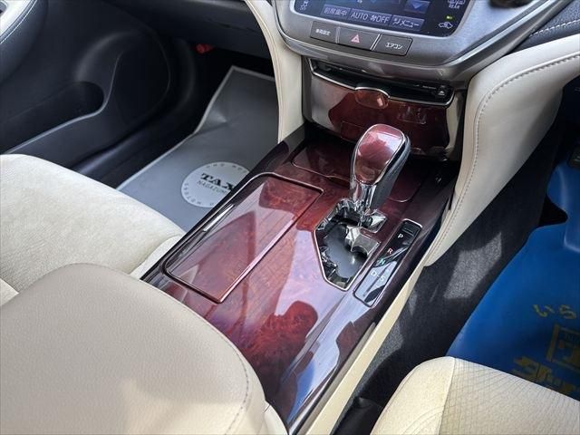 TOYOTA CROWN MAJESTA HYBRID 2016 Image 31