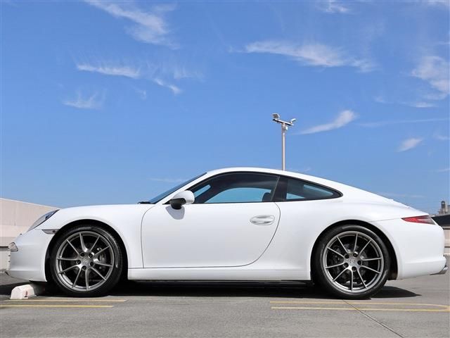 PORSCHE 911 2014 Image 31