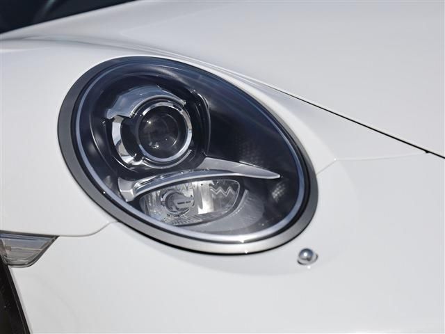 PORSCHE 911 2014 Image 31