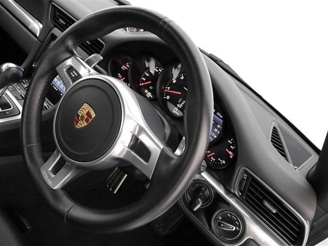 PORSCHE 911 2014 Image 31