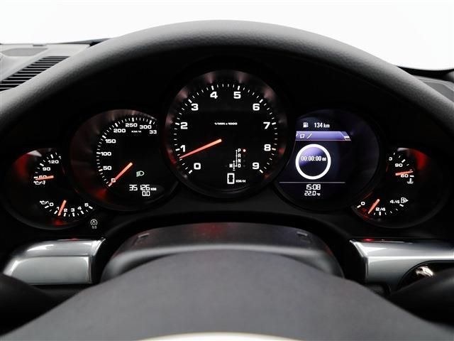 PORSCHE 911 2014 Image 31