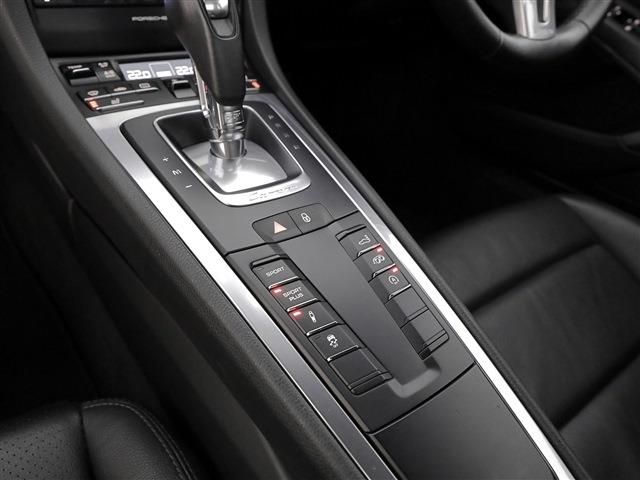 PORSCHE 911 2014 Image 31