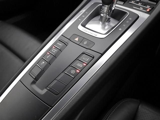 PORSCHE 911 2014 Image 31