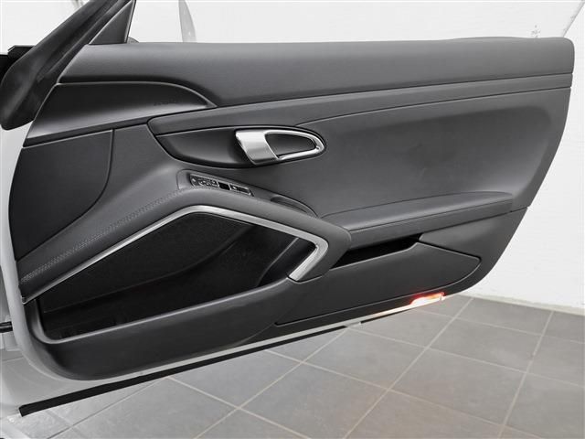 PORSCHE 911 2014 Image 31