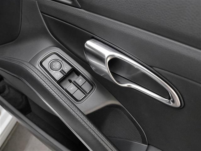 PORSCHE 911 2014 Image 31