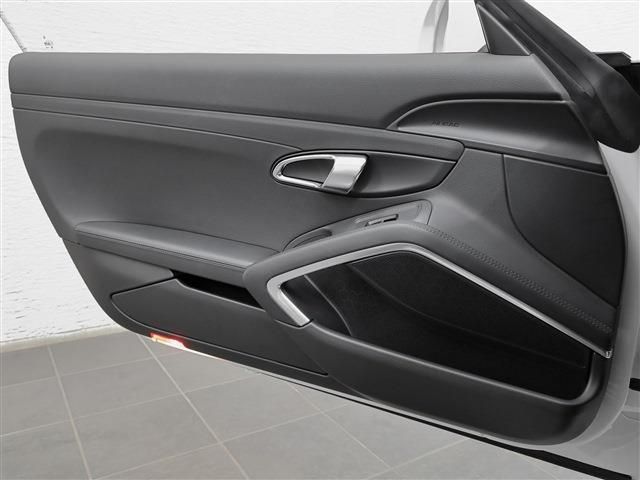 PORSCHE 911 2014 Image 31