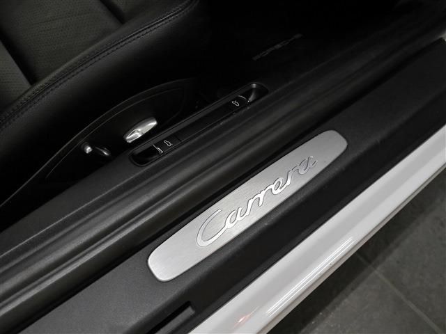 PORSCHE 911 2014 Image 31