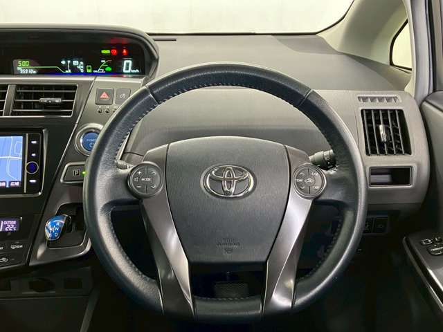 TOYOTA PRIUS ALPHA 2013 Image 31