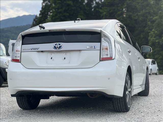 TOYOTA PRIUS PHV 2012 Image 31