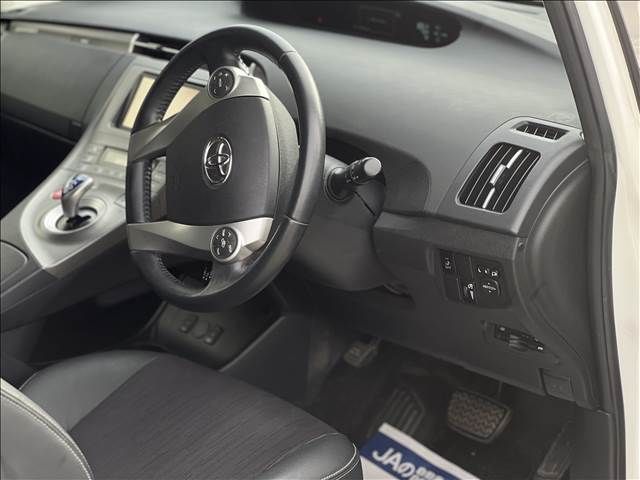 TOYOTA PRIUS PHV 2012 Image 31