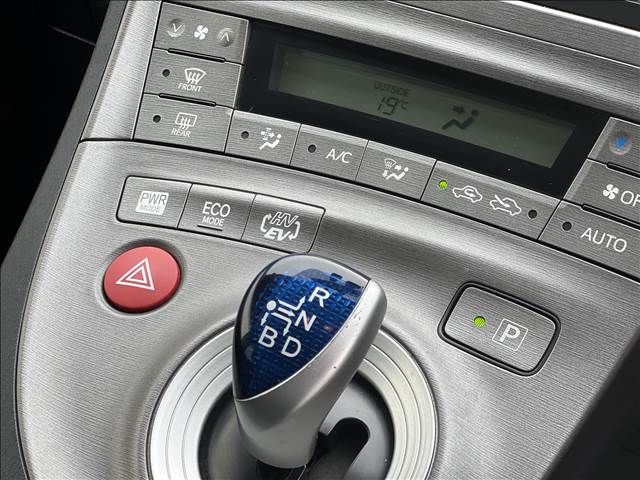 TOYOTA PRIUS PHV 2012 Image 31