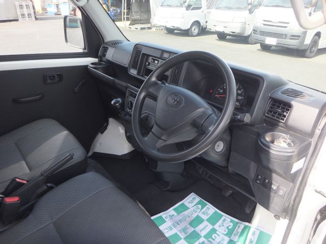 TOYOTA PIXIS VAN 4WD 2019 Image 31