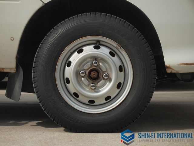 DAIHATSU HIJET TRUCK 4WD 2001 Image 31