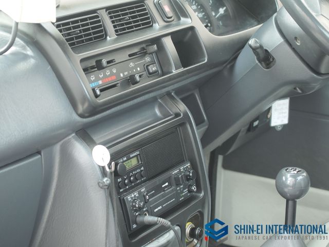 DAIHATSU HIJET TRUCK 4WD 2001 Image 31