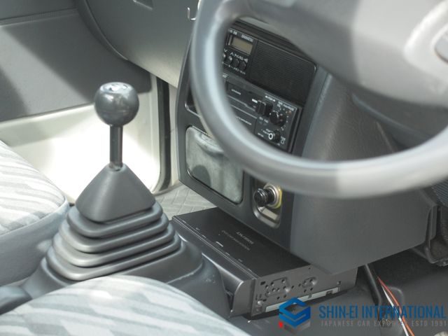 DAIHATSU HIJET TRUCK 4WD 2001 Image 31