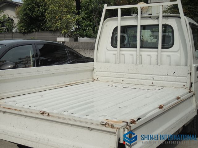 DAIHATSU HIJET TRUCK 4WD 2001 Image 31