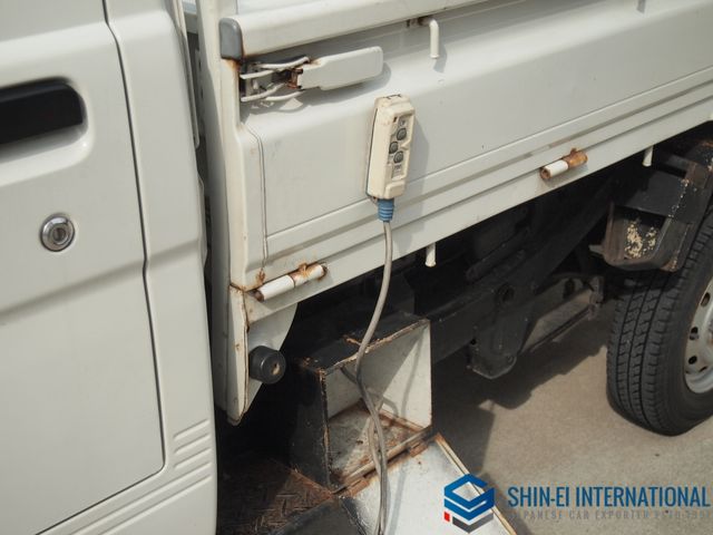 DAIHATSU HIJET TRUCK 4WD 2001 Image 31