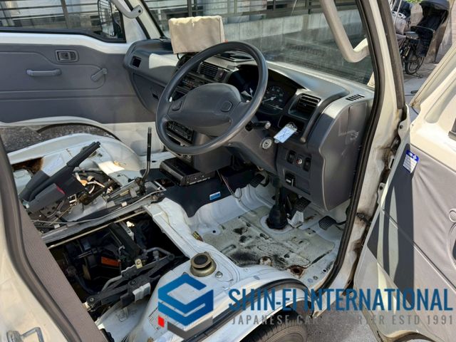 DAIHATSU HIJET TRUCK 4WD 2001 Image 31