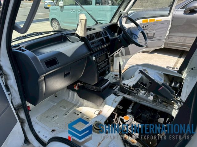 DAIHATSU HIJET TRUCK 4WD 2001 Image 31