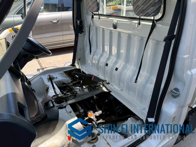 DAIHATSU HIJET TRUCK 4WD 2001 Image 31